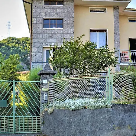 Marili Apartment Castro (Lombardy)